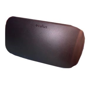 Oculus Rift (Includes headset, 2 sensors, 2 controllers and bonus USB extender)